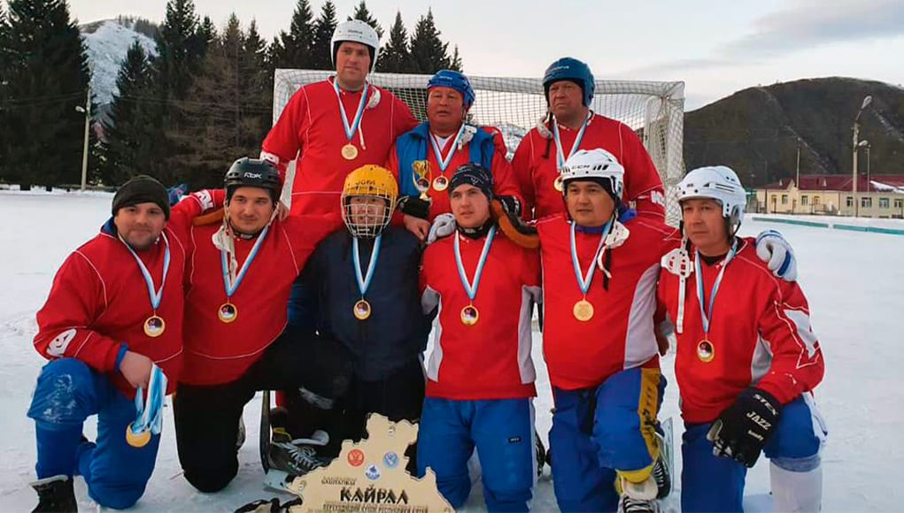 Первый переходящий кубок Республики Алтай по хоккею с мячом прошел в Усть-Кане